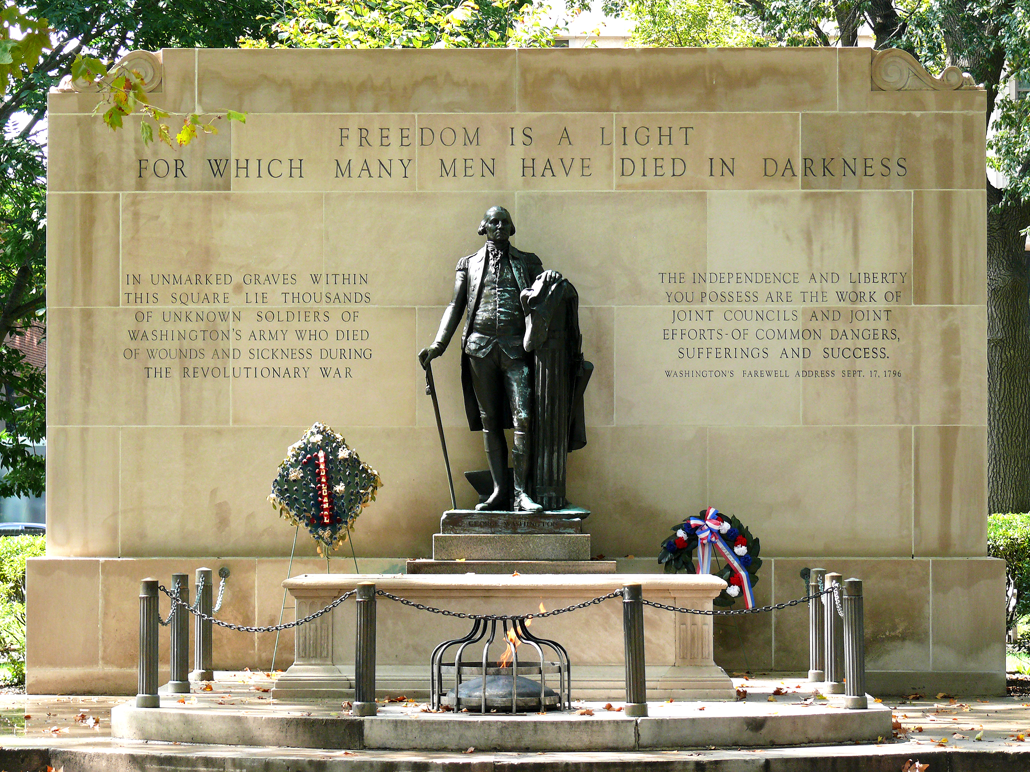 Tomb-of-the-Unknown-Rev-War-Soldier.jpg